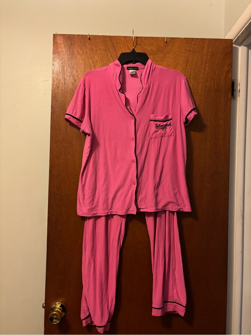 Women's Pink Short-Sleeve Button Pajama Set with Pocket Embroidery